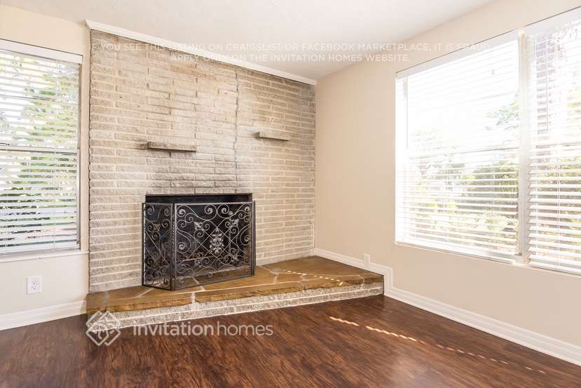 Building Photo - 4315 19th Ave W