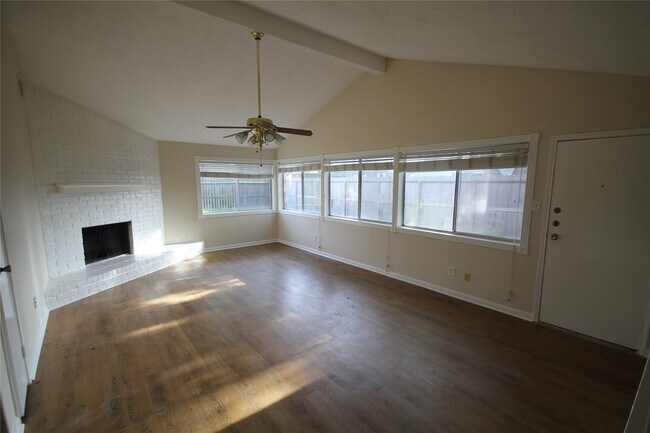 Building Photo - 5302 Town Park Blvd