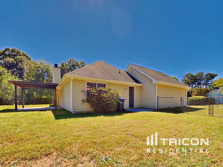 Building Photo - 523 Ashton Manor Dr