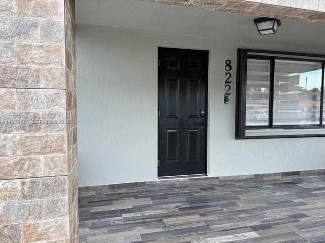 Building Photo - 822 W 30th St