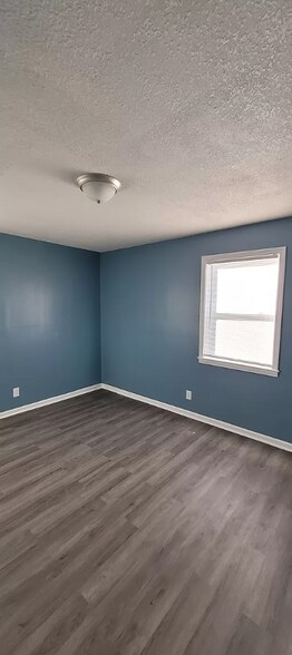 Building Photo - 744 N 70th St