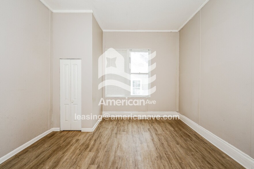 Building Photo - 6715 2nd Ave S