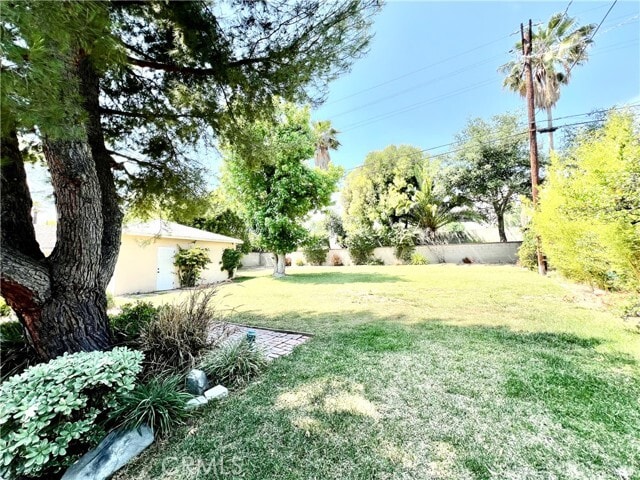 Building Photo - 3835 Canfield Rd