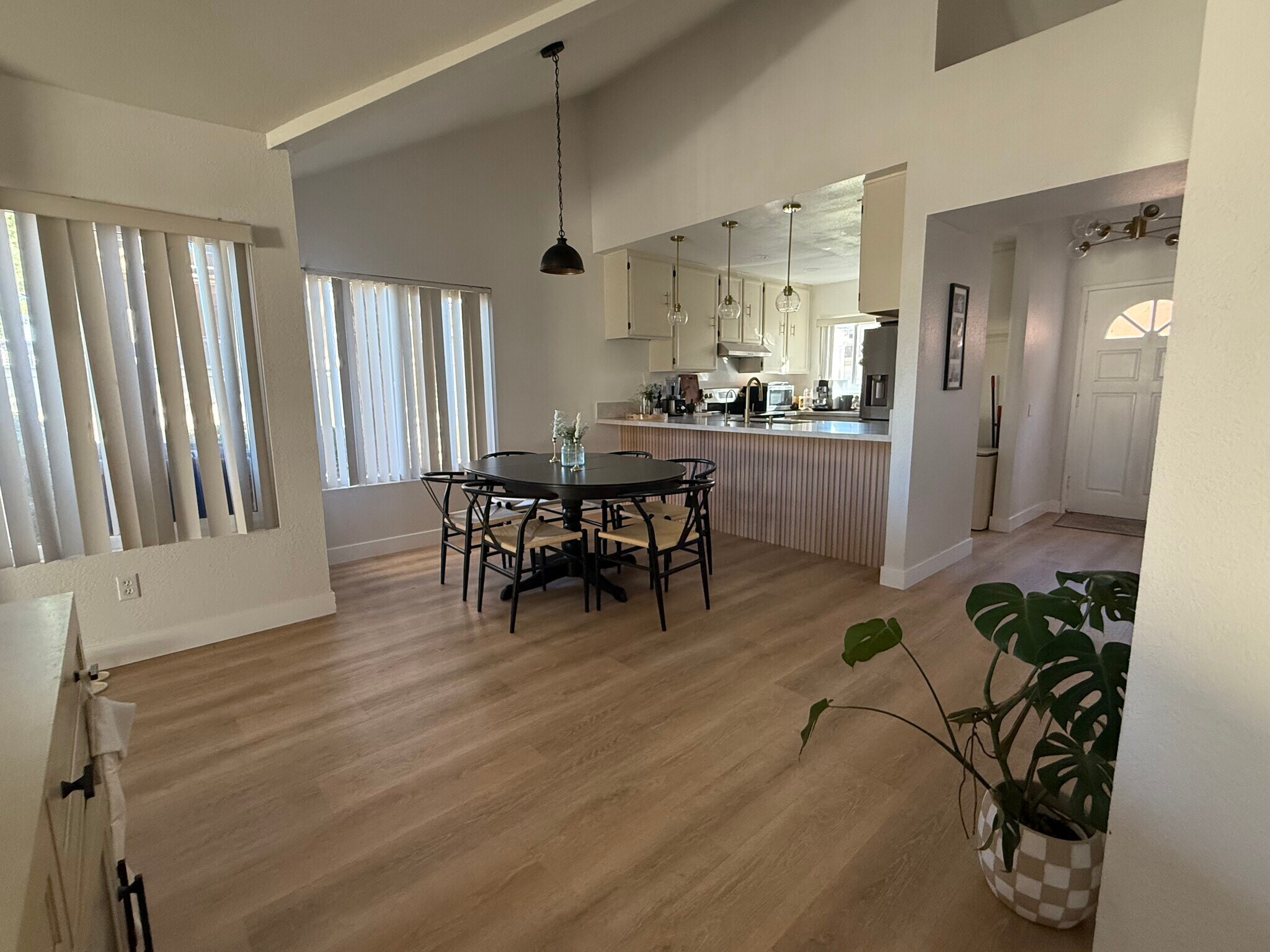 Building Photo - 2109 Northshore Dr