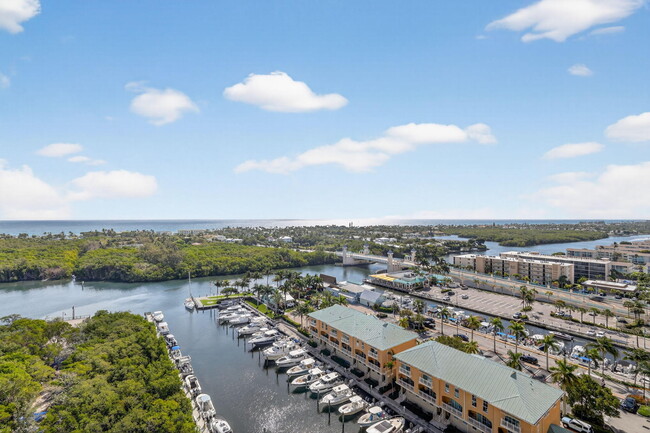 Building Photo - 700 E Boynton Beach Blvd