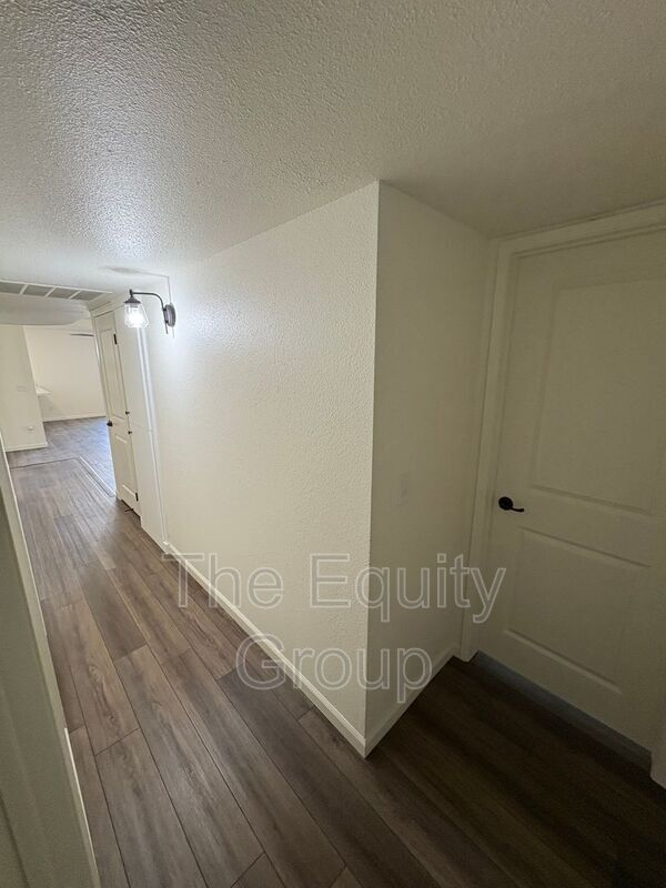 Building Photo - 2918 S Willis Ct