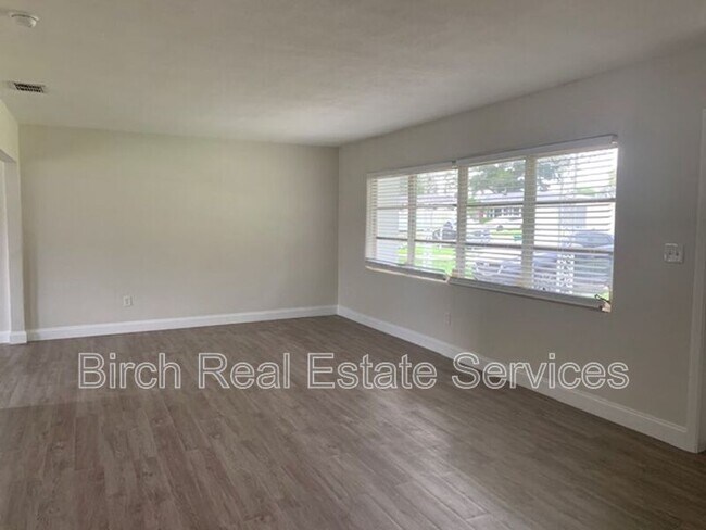 Building Photo - 1406 Lemon St