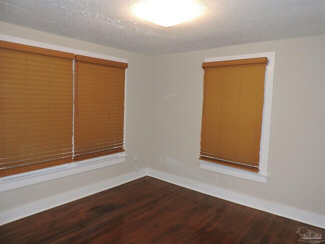 Building Photo - 916 E Hatton St