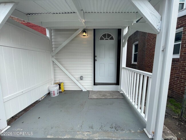 Building Photo - 729 Spruce St