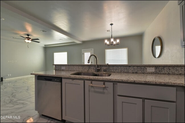 Building Photo - 600 Logwood Ave