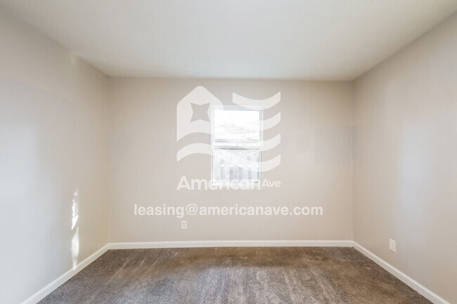 Building Photo - 3608 N Sadlier Dr
