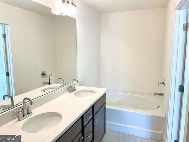 Building Photo - 5859 Greystone Dr