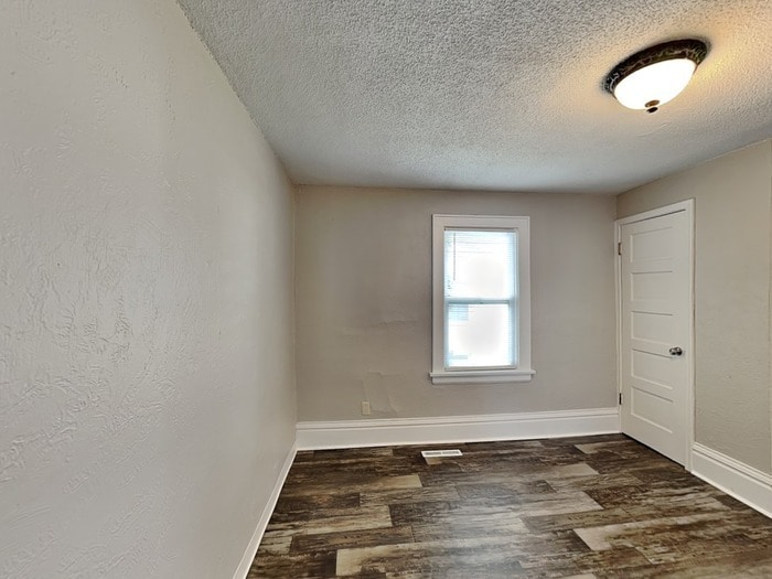 Building Photo - 2068 Reaney Ave E