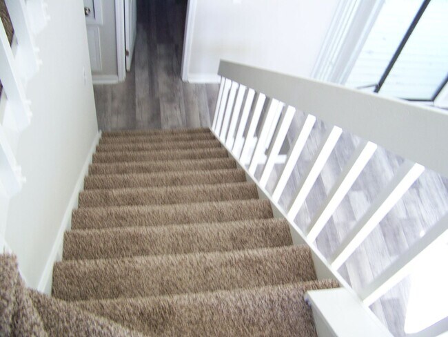 Building Photo - WATERS EDGE