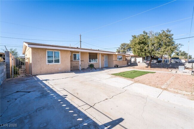 Building Photo - 1109 Tumbleweed Ave