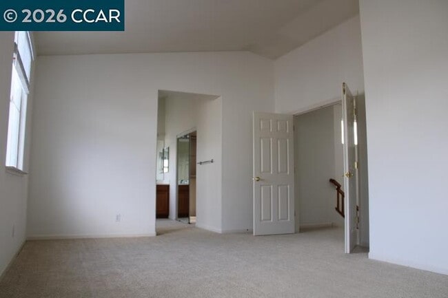 Building Photo - 524 Rosewood Ln