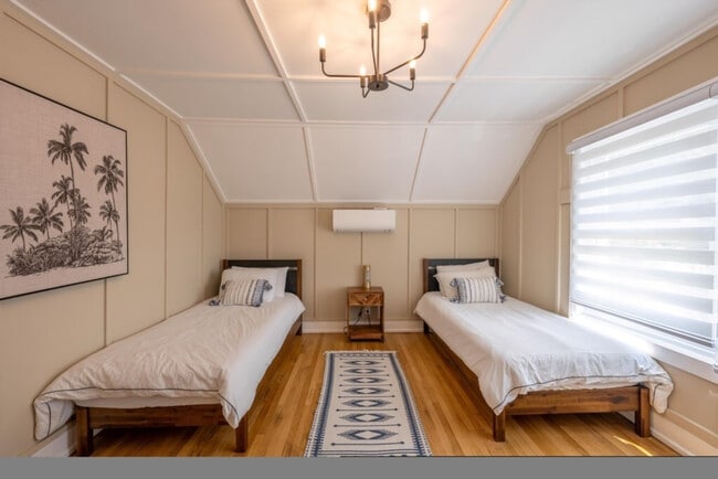 Building Photo - 139 W 4th Ave