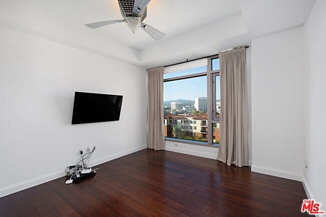 Building Photo - 10800 Wilshire Blvd