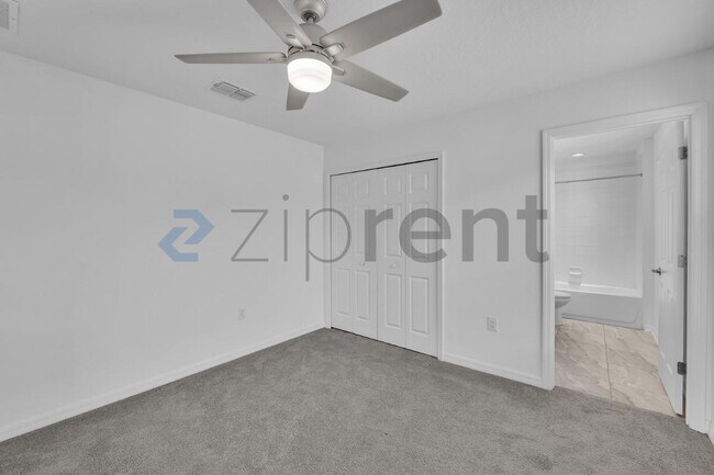 Building Photo - Unit n/a