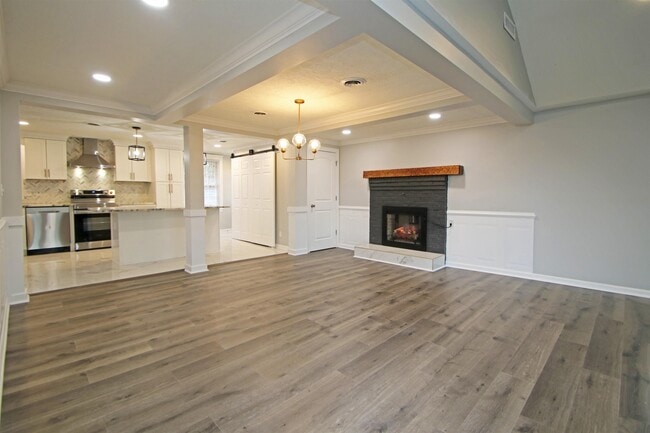 Building Photo - 3205 Oak Ridge Rd