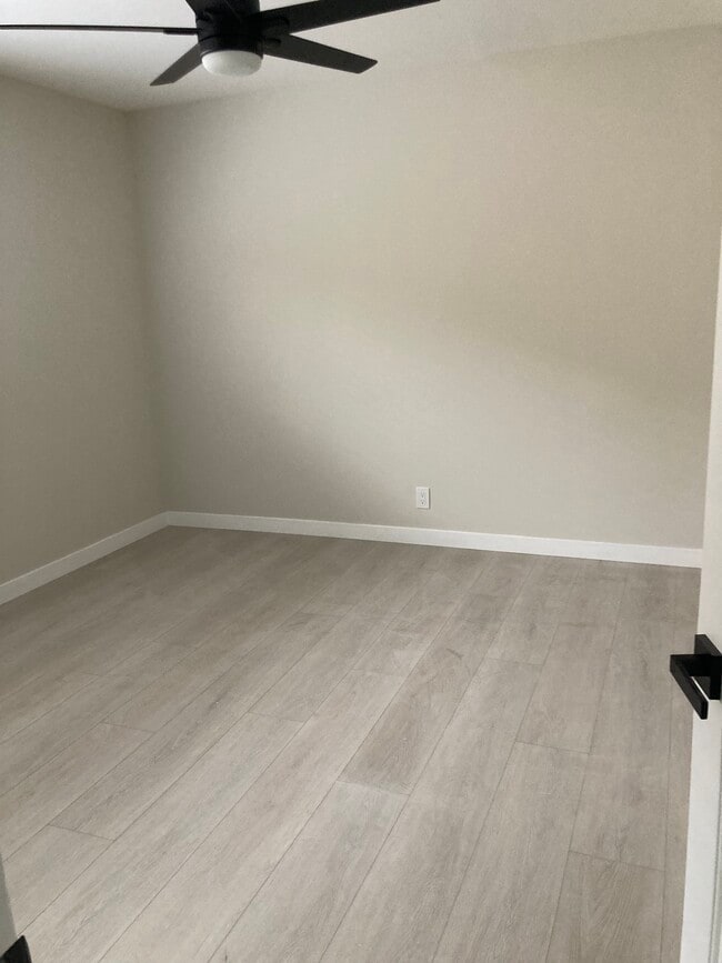 Bedroom - 408 Sierra St