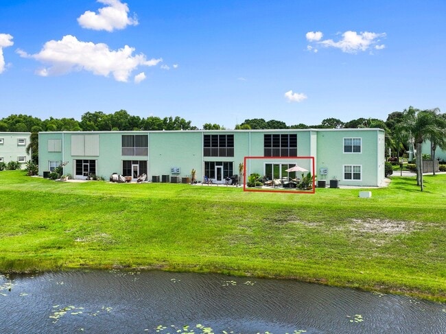 Building Photo - 2186 SE Wild Meadow Cir