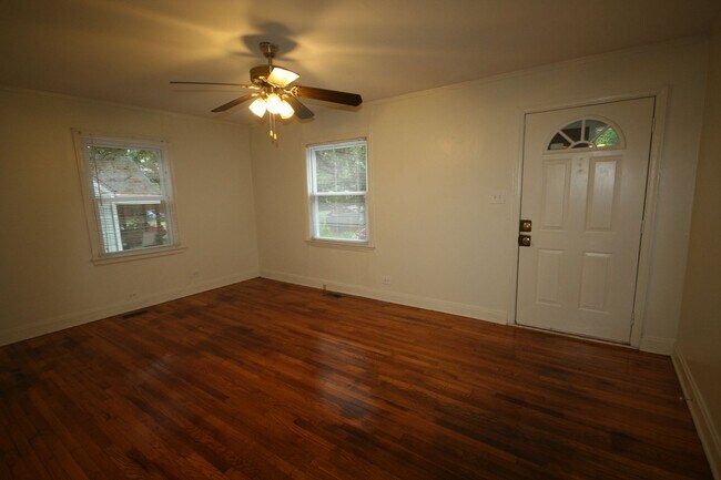 Building Photo - 1601 Dexter St