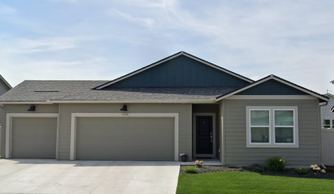 Building Photo - Welcome to this stunning 4-bedroom, 2-bathroom home located in the heart of Spokane, WA.