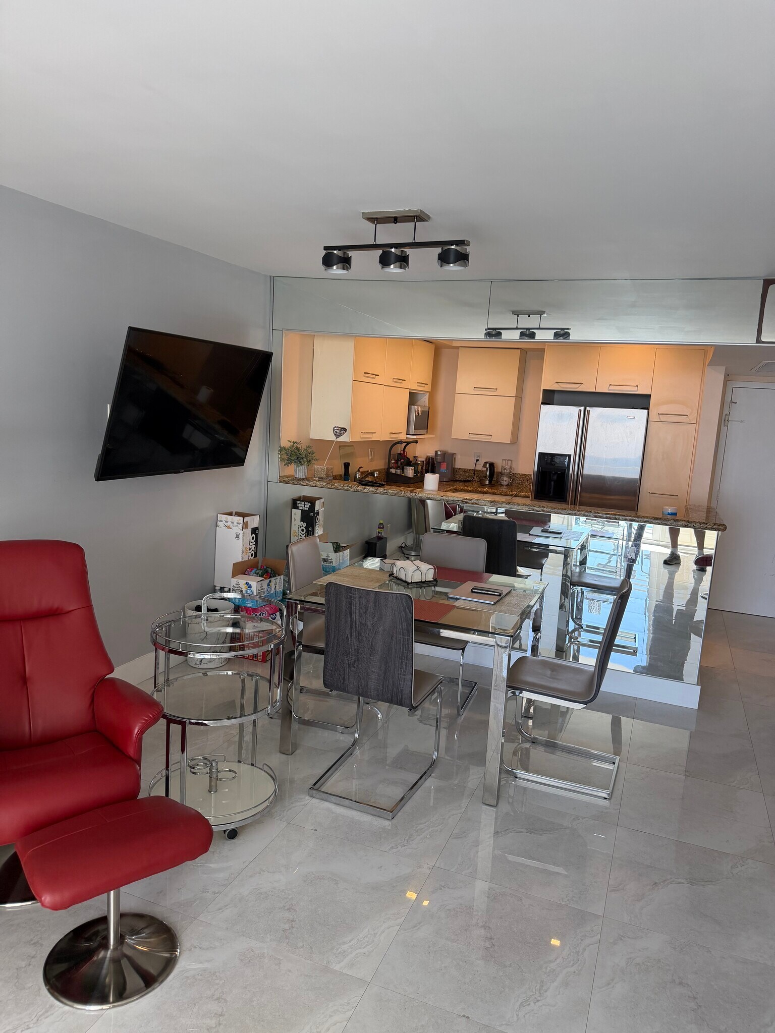 Building Photo - 2030 S Ocean Dr