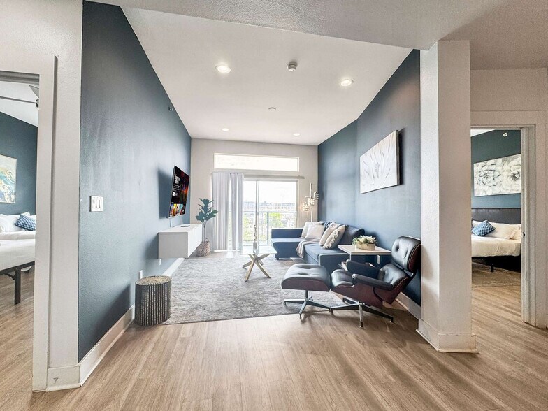 Building Photo - 2916 Indiana St