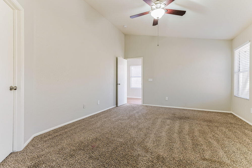 Building Photo - 2625 S 156th Ave