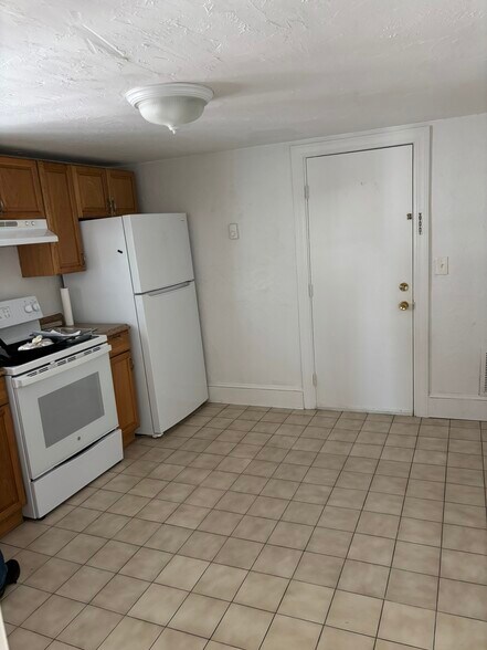 Kitchen - 15 Bolster St