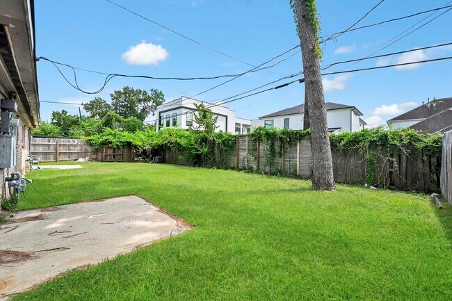 Building Photo - 7303 Housman