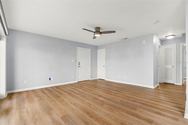 Building Photo - 5052 Starfish Dr SE