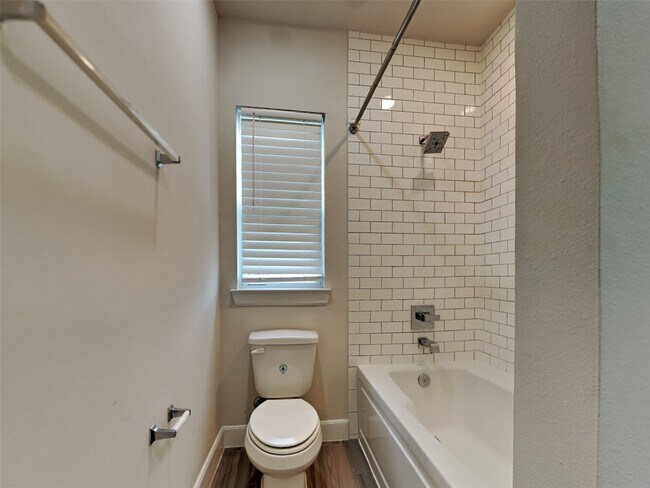 Building Photo - 353 Eado Park Cir
