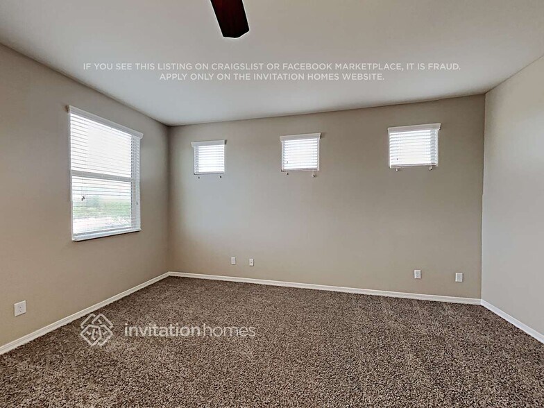 Building Photo - 994 S 202nd Ln