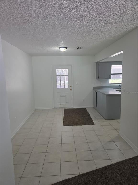 Building Photo - 27 Juniper Track Dr
