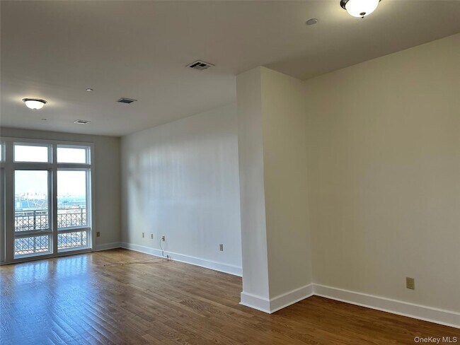 Building Photo - 90 Bay Street Landing