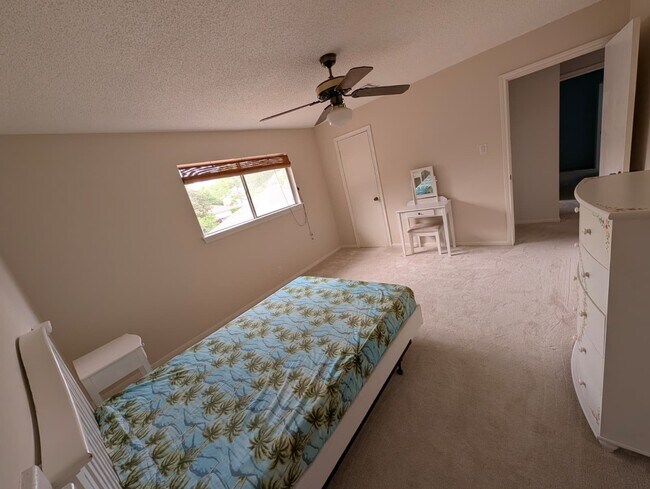 Building Photo - 11807 Highgrove Dr