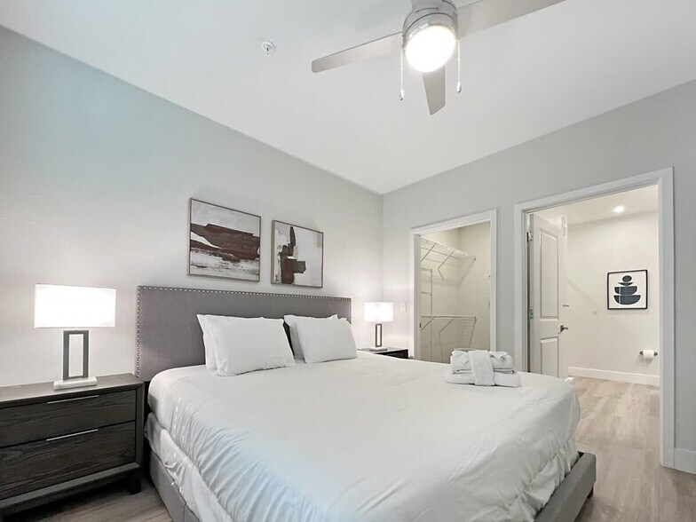 Building Photo - 8901 Bertha Palmer Blvd