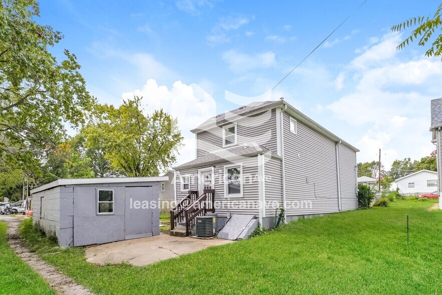 Building Photo - 814 Wachtel Ave