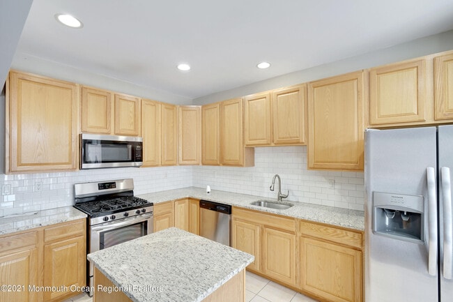 Building Photo - 44 Smock Ct