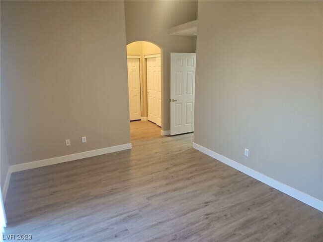 Building Photo - 2529 Vía Di Autostrada