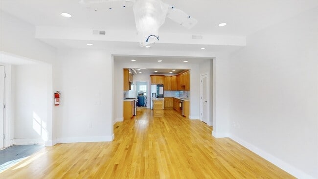 Building Photo - 48 Rockwell St