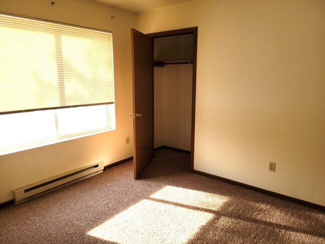 Building Photo - 4704 Speros Ln