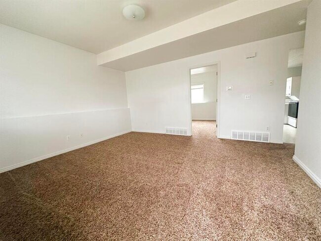 Building Photo - 759 W 400 N