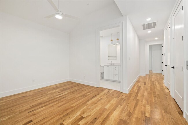 Building Photo - 4621 S 47th St