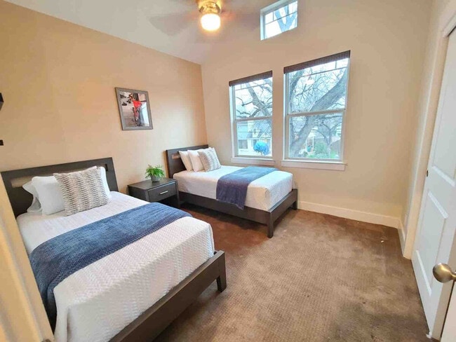 Building Photo - 1905 Frazier Ave