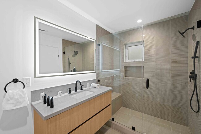 Building Photo - RECENTLY BUILT TOWNHOME | 4 BED 5 BATH | GARAGE