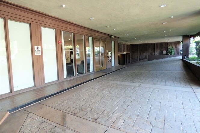 Building Photo - 1745 Camino Palmero St